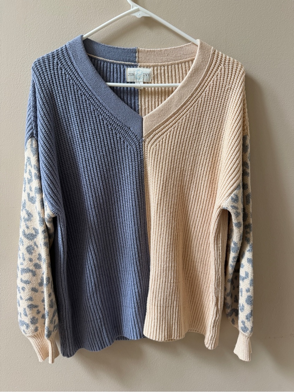 Jun & Ivy Two-Tone Blue and Cream V-Neck Sweater